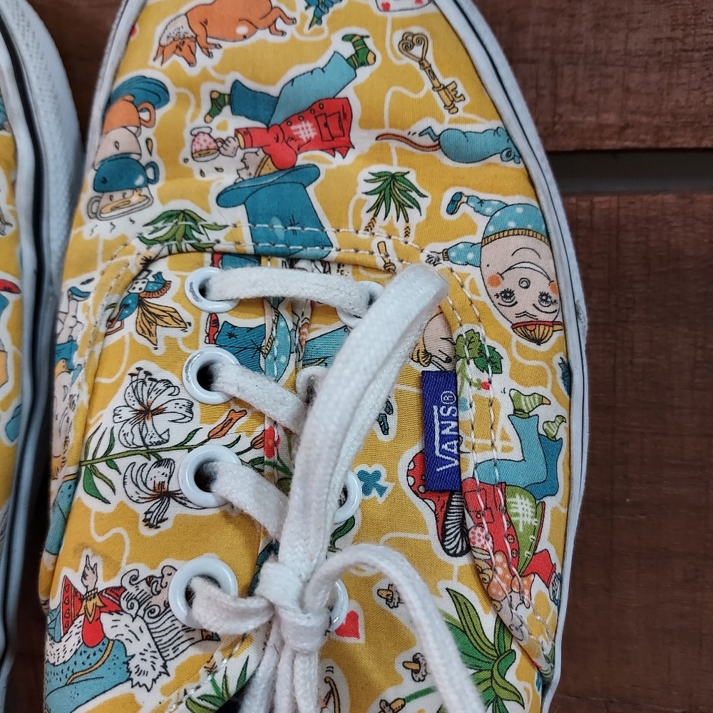 VANS - Picture 2 of 11